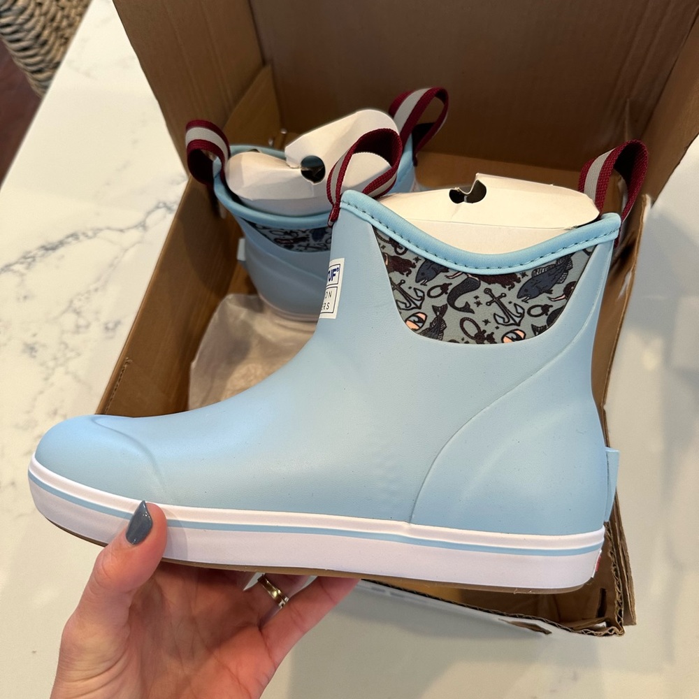 Xtra Tuf women’s ankle deck boot